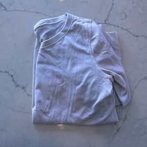 Lululemon swiftly tech long sleeve - size 6
